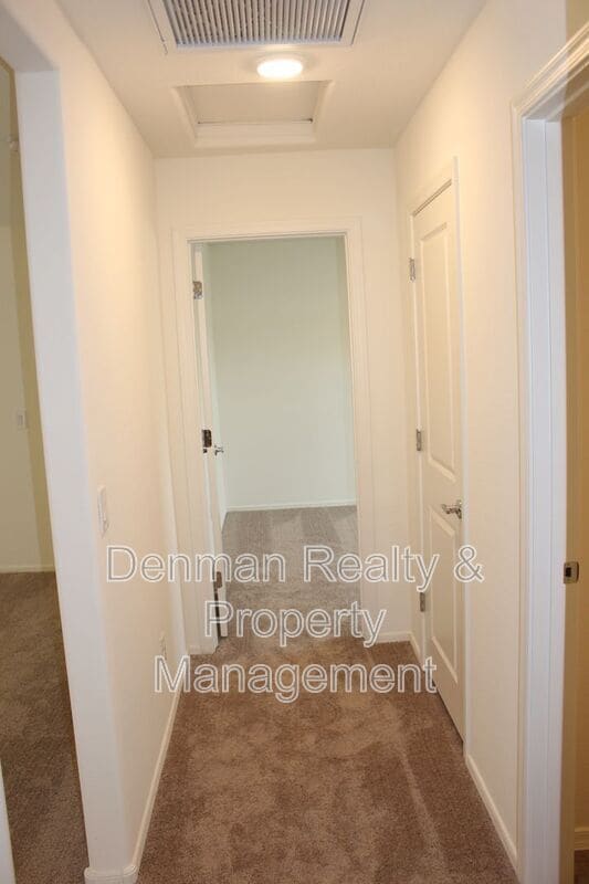 Building Photo - 1552 E Inouye Dr