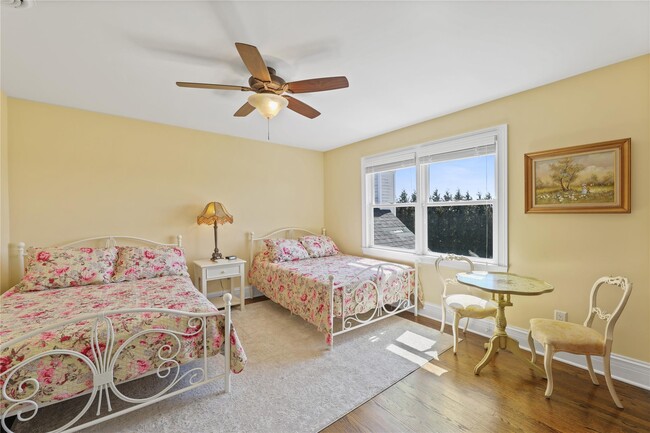 Building Photo - 703 Herricks Ln