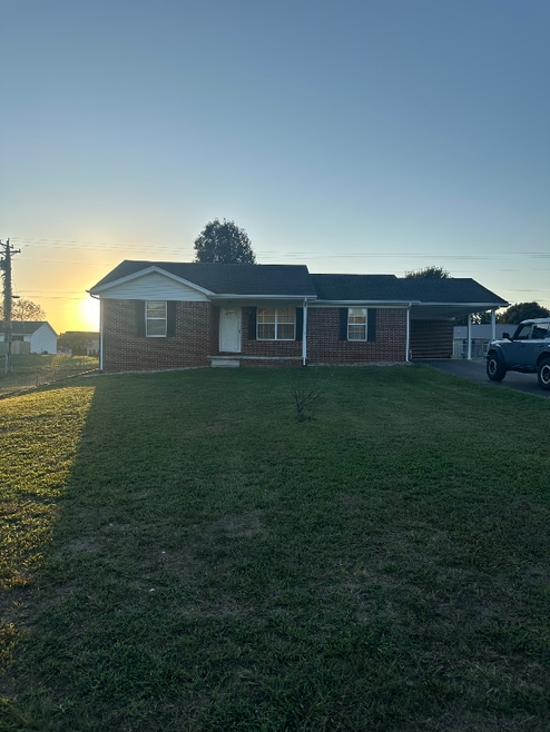 Building Photo - 227 Colonial Heights Rd