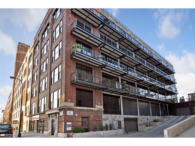 Building Photo - 618 N Washington Ave