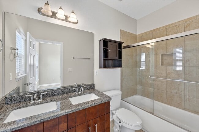 Building Photo - 11274-11271 Estancia Villa Cir