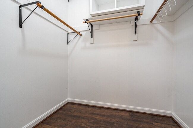 Building Photo - Charming One-Level Home in Quiet Cul-de-Sac – Available for Rent!