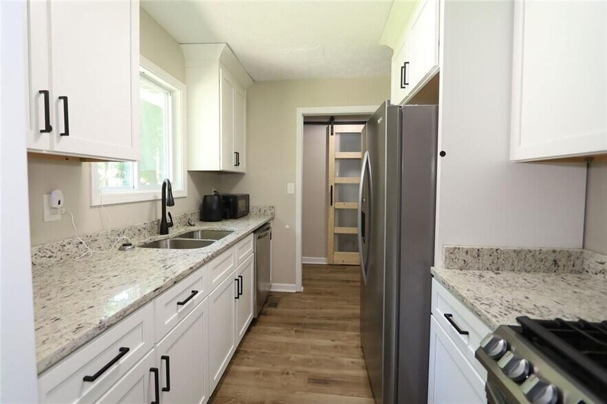 Building Photo - 3572 Orbit Ct