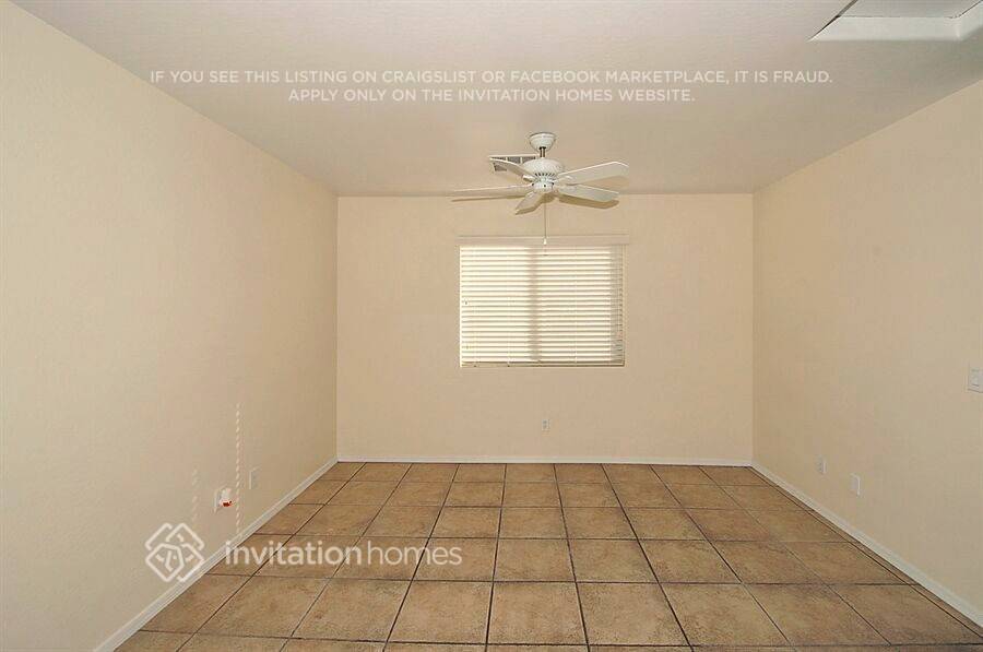 Building Photo - 7111 N 77th Dr