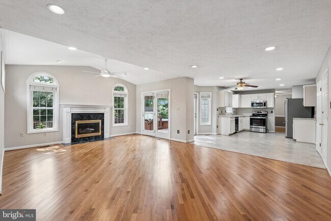 Building Photo - 5413 Tree Line Dr