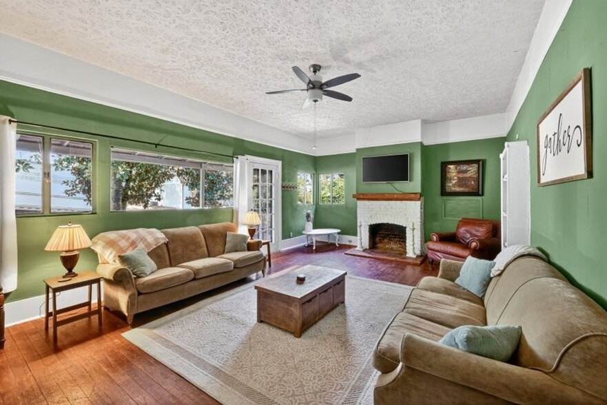 Building Photo - 1455 E Broad St