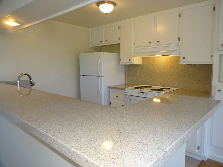 Building Photo - 420 Redondo Ave