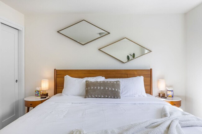 Building Photo - 9024 40th Ave SW