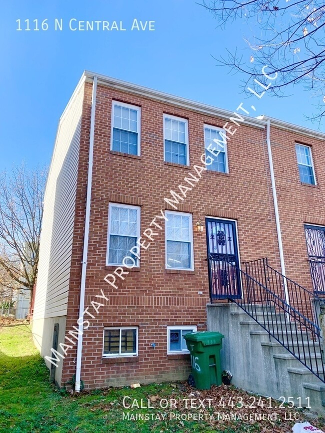 Primary Photo - Updated 3 Bed 3 Bath End Unit Townhouse