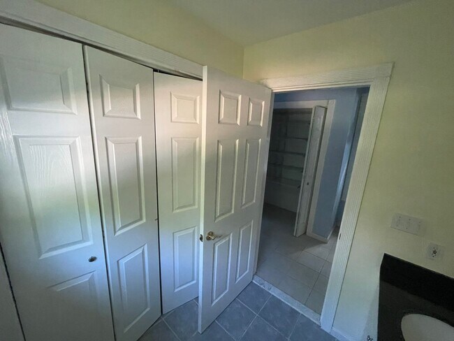 Building Photo - 3 Bed 2.5 Bath Home in Dover