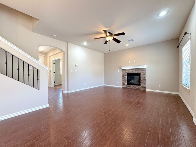 Building Photo - West El Paso 4bed/3bath + office - Refrig ...
