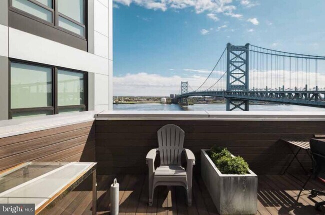 Building Photo - 235 N Christopher Columbus Blvd