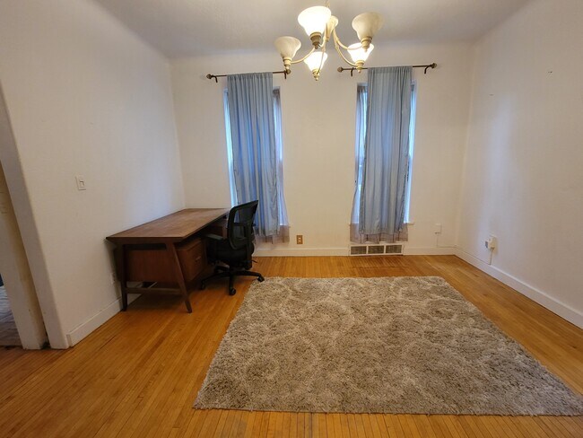 Building Photo - 1312 Jenifer St