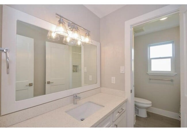 Building Photo - 6315 Bowers St