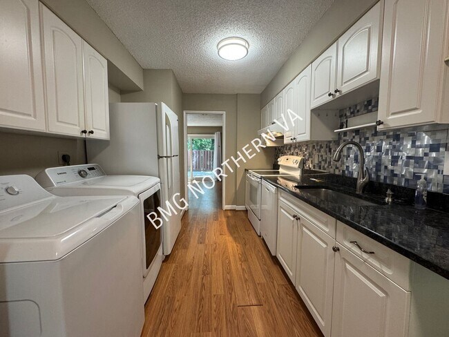 Building Photo - 2177 White Cornus Ln