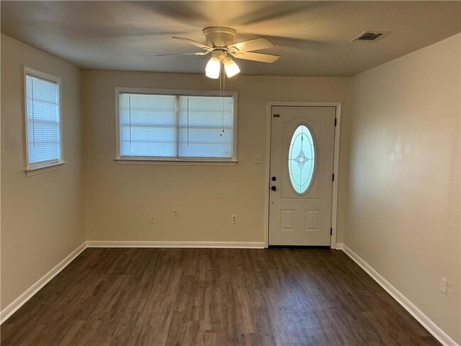 Building Photo - 3159 Dee St