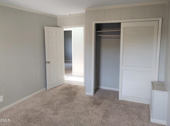 Building Photo - 15 N Fisher St