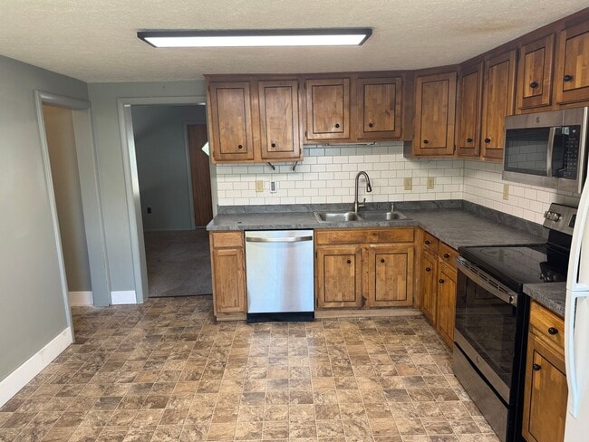 Building Photo - Incredible Downtown Location - 3 BR Home just blocks from Main Street