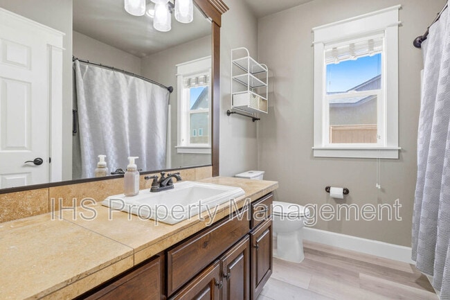 Building Photo - 4806 Tamarisk Dr