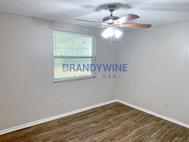 Building Photo - 50% OFF! No Application Fees - Move-in by ...