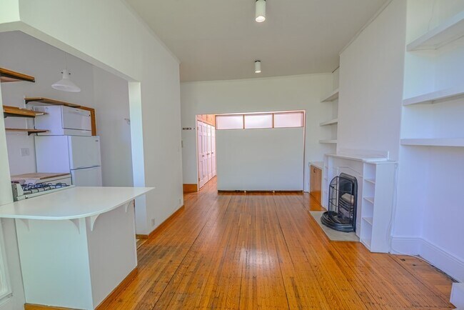 Building Photo - 31 Pinckney St