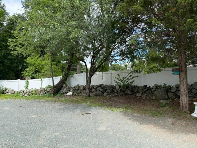 Side view - 77R Goodale St