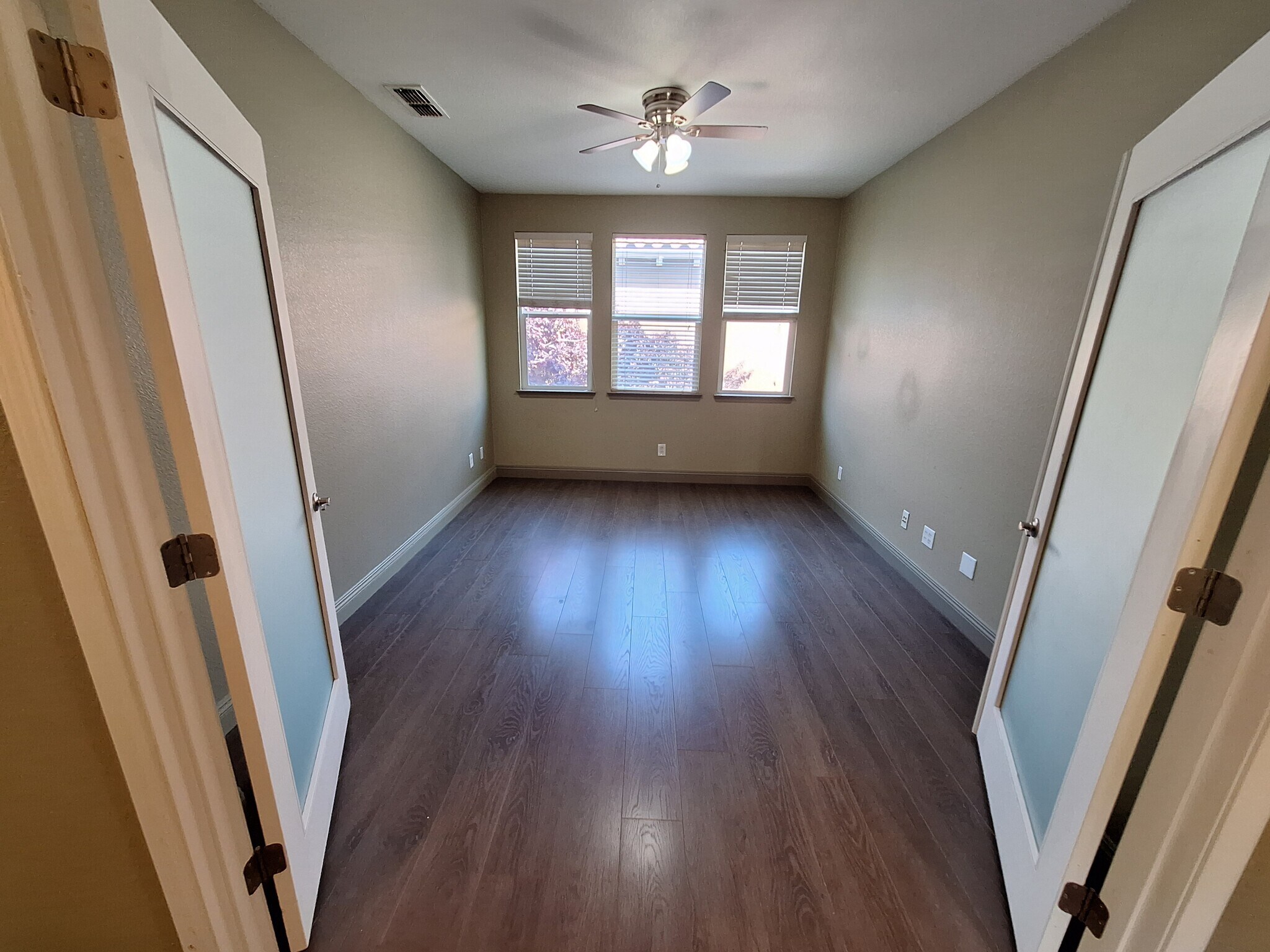 Building Photo - 5424 Knotty Pine Way