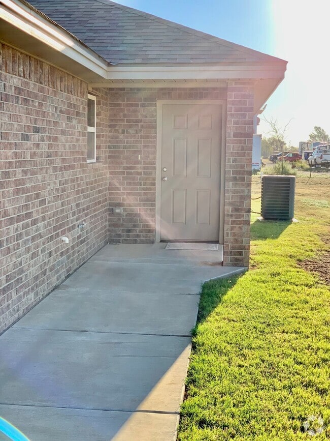 Building Photo - 2 Bedroom 2 Bath Duplex.