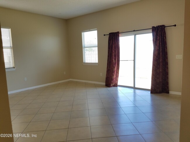 Building Photo - 1763 Hawkins Cove Dr E