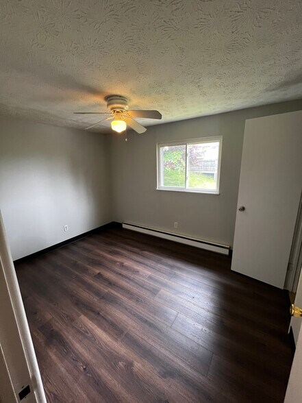 Building Photo - 4734 Castlebar St NW