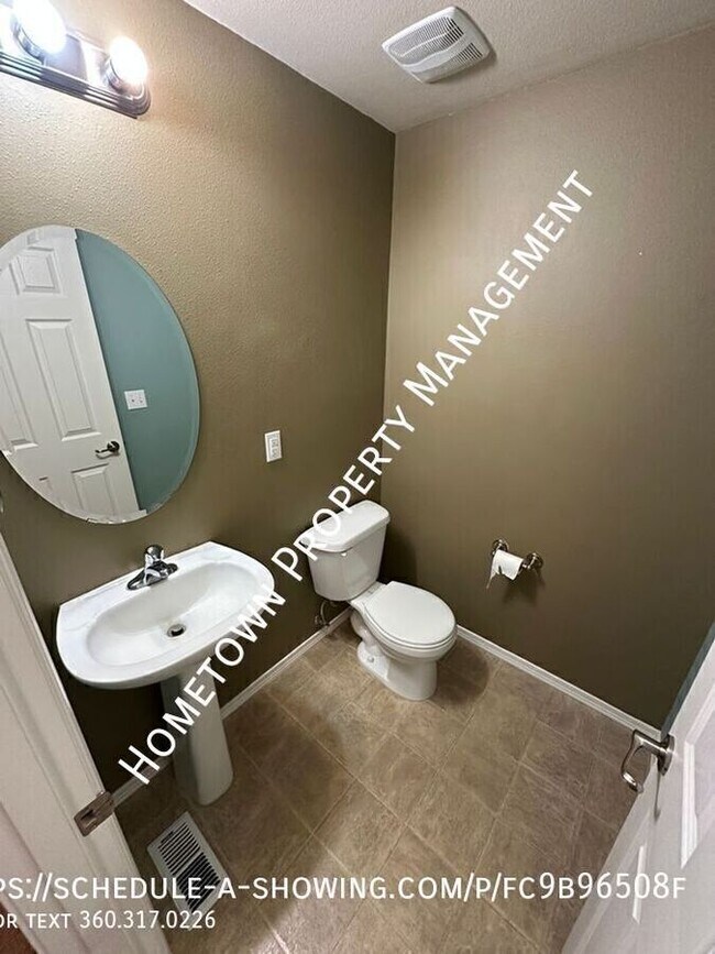 Building Photo - 2406 Pleasanton Ct SE