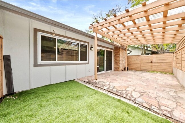 Building Photo - 1702 Coturnix Dr