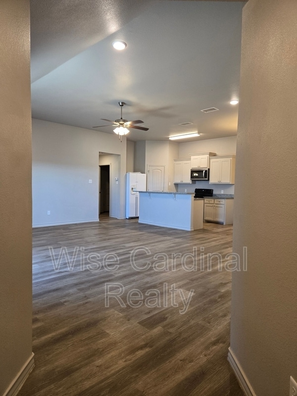 Building Photo - 17820 Private Rd 2160