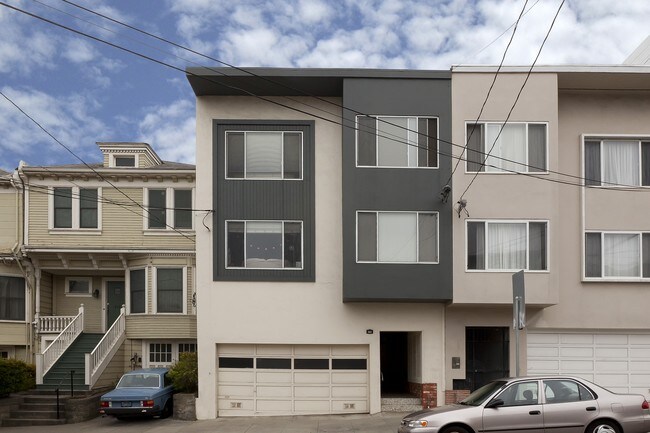 Primary Photo - 262 12th Ave