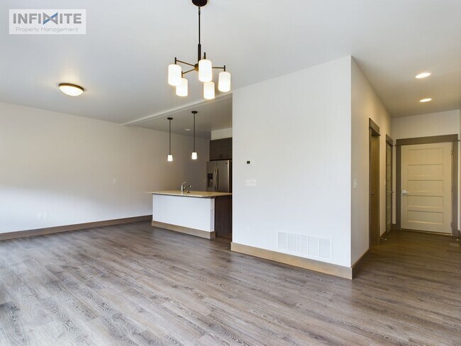 Building Photo - 3 Bedroom with Fenced Yard