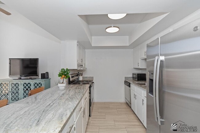 Building Photo - 2155 S 14th Ave