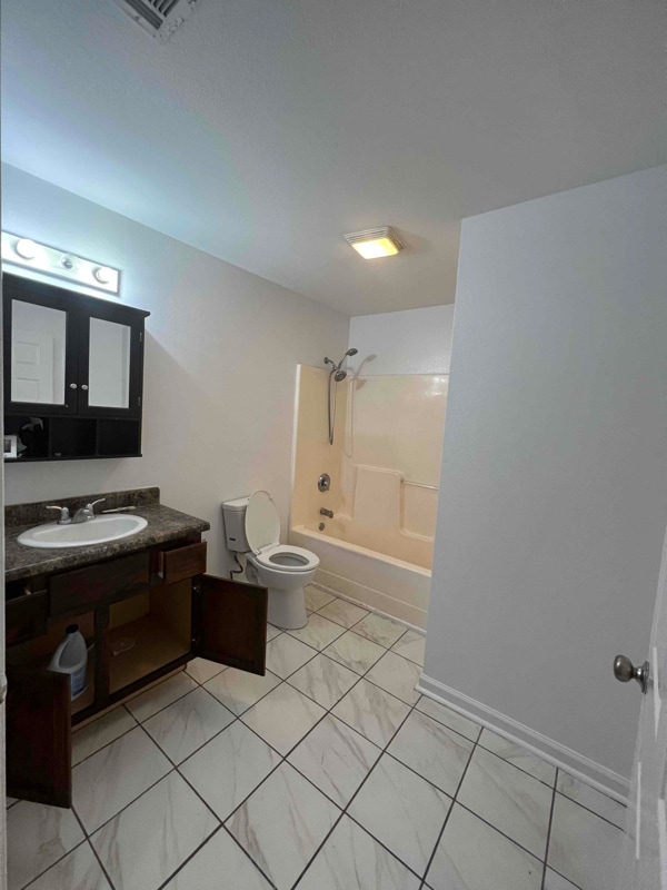 Building Photo - 607 Howard Ave