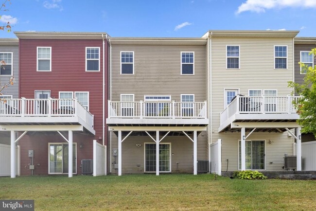 Building Photo - 10541 Hinton Wy