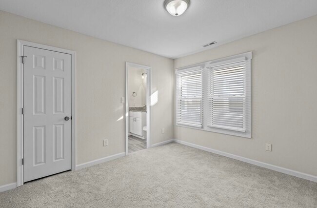 Building Photo - Jackson