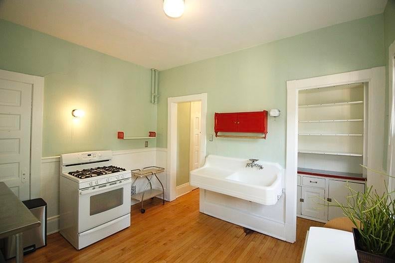 Building Photo - 2719 E Hartford Ave