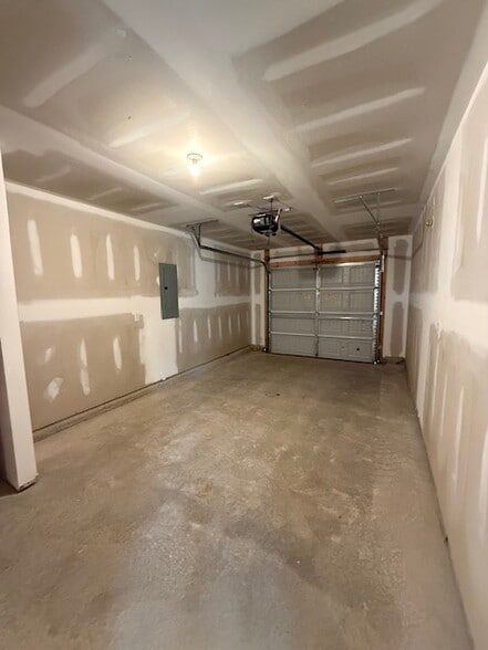 Building Photo - 805 Smokey Ridge Rd