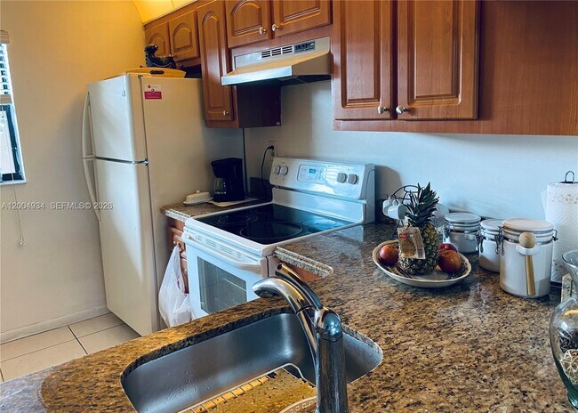 Building Photo - 10633 NW 10th St