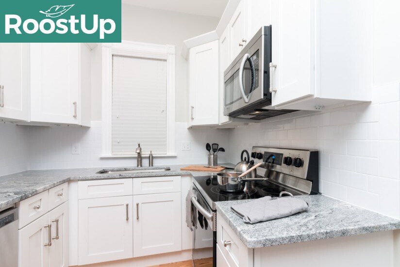 Building Photo - Furnished Bedroom with Private Bath in East Boston