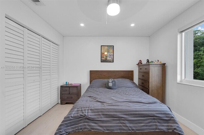 Building Photo - 15452 SW 50th Terrace