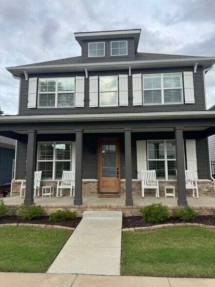 Building Photo - 324 Gardens Ln