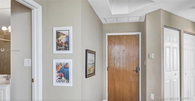 Building Photo - 7330 Ocean Terrace