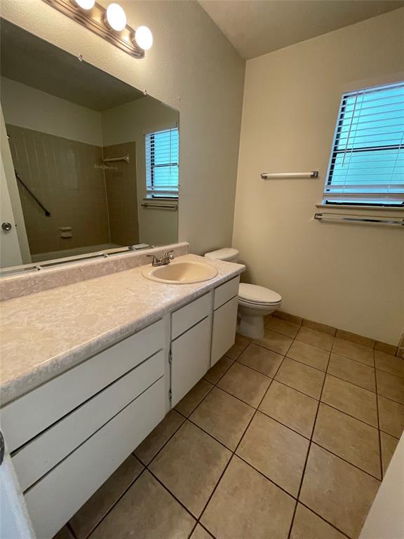 Building Photo - 2204 Berkett Dr
