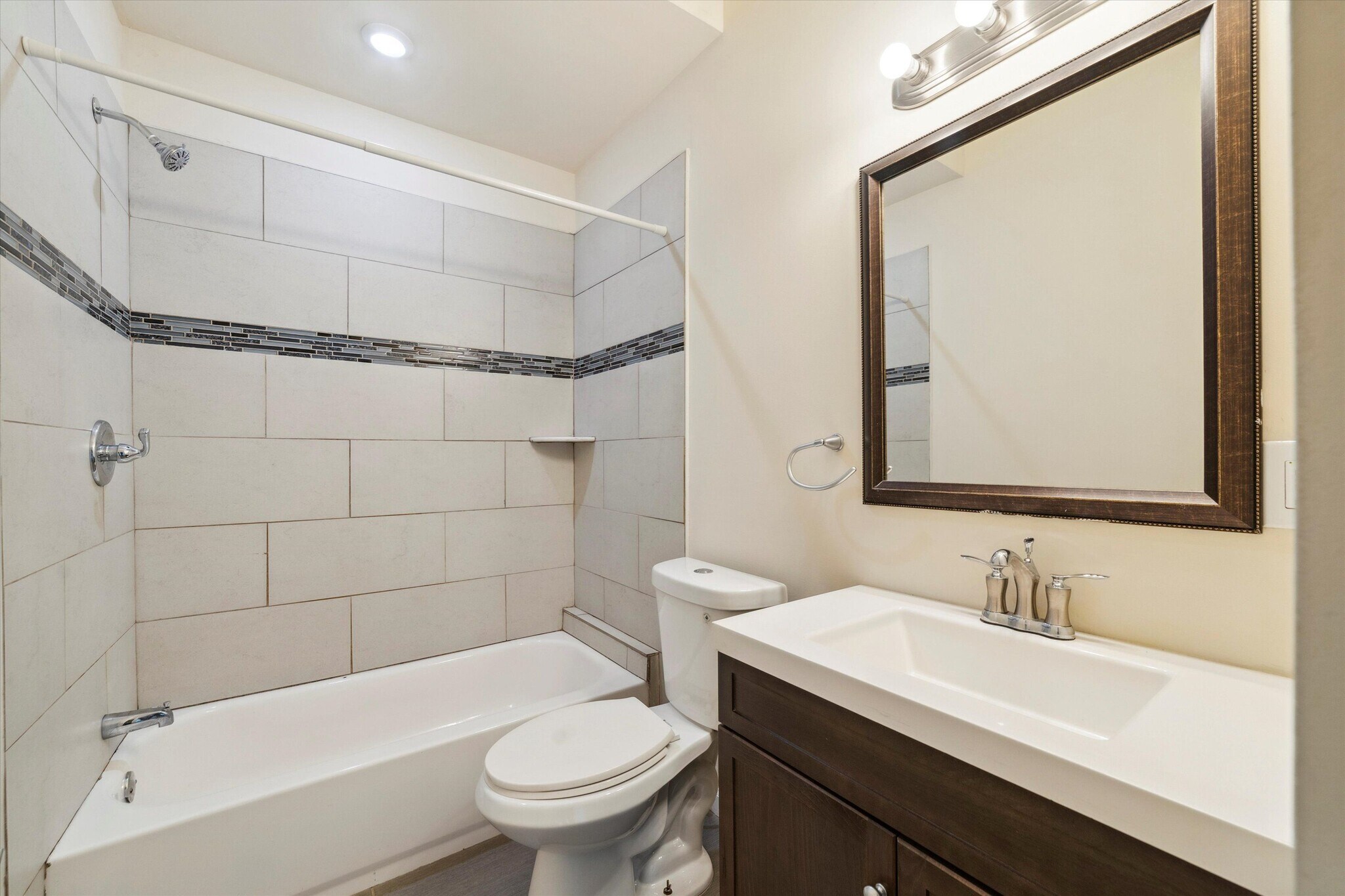 Building Photo - 1815 W Montgomery Ave