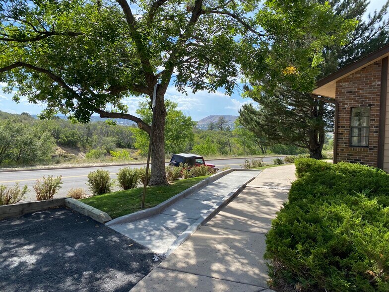 Building entrance - 697 Canyon Dr