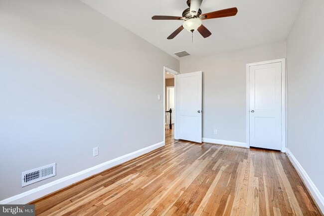 Building Photo - 817 N Marlyn Ave